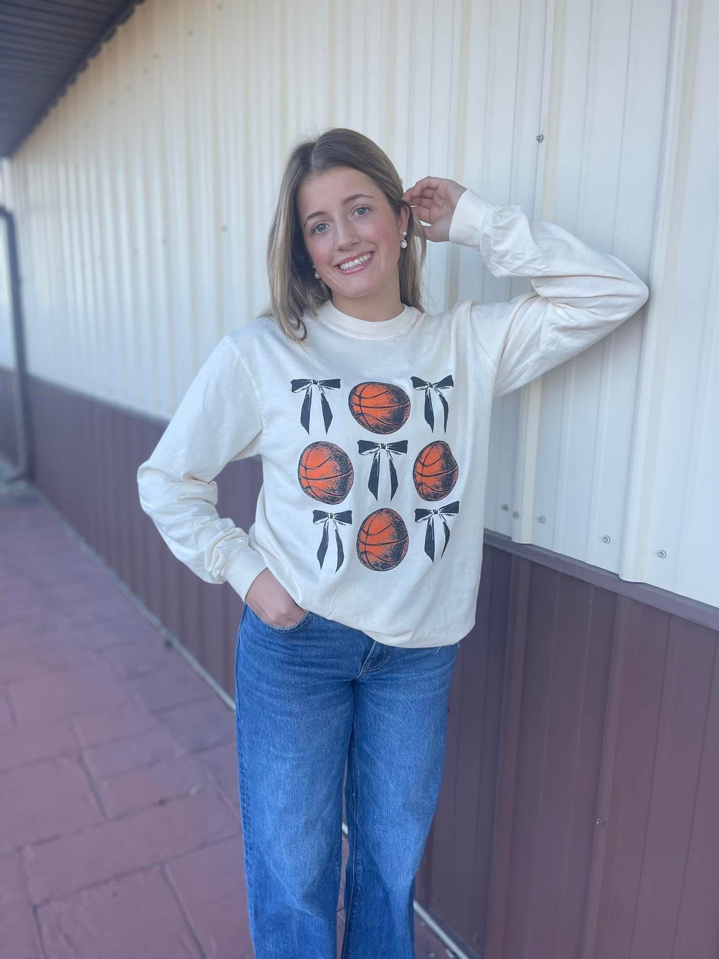 BASKETBALL/BOWS