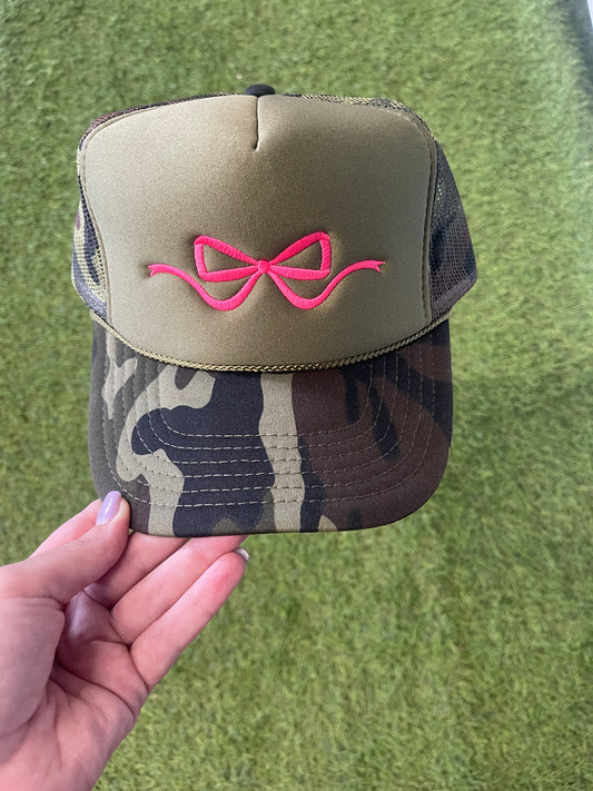 Camo trucker w/ pink bow